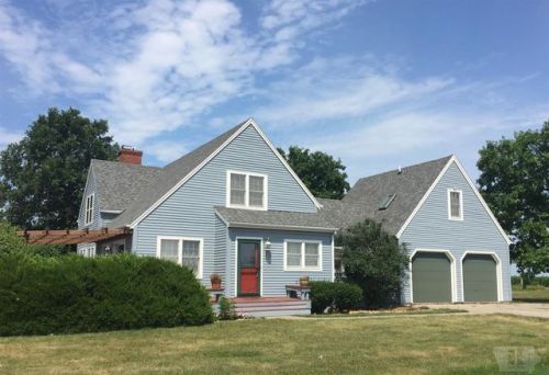 2107 Silver Lakes Cir, Fairfield, IA 52556-2052
