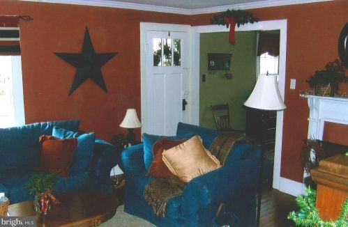 313 6th St, Laurel DE  19956-1555 exterior