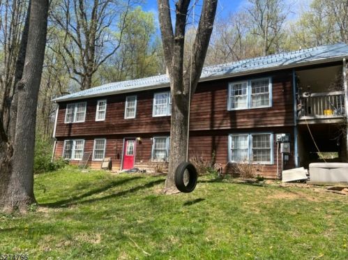 330 Rockport Rd, Port Murray, NJ 07865-4135