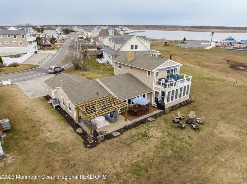 1600 Bch Blvd, Lacey NJ  08731-5031 exterior