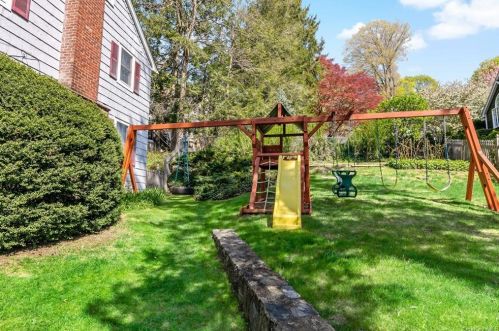59 Orchard Ridge Rd, Chappaqua NY  10514-2731 exterior