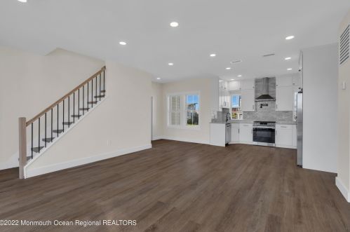 1217 Niihau Dr, Lacey NJ  08731-4702 exterior