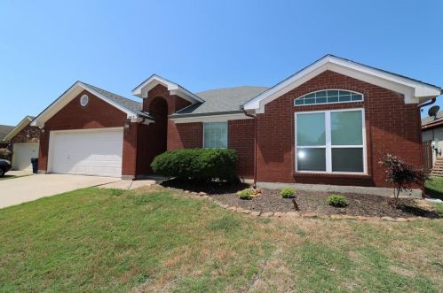 1017 Caleb St, Burleson TX  76028-5185 exterior