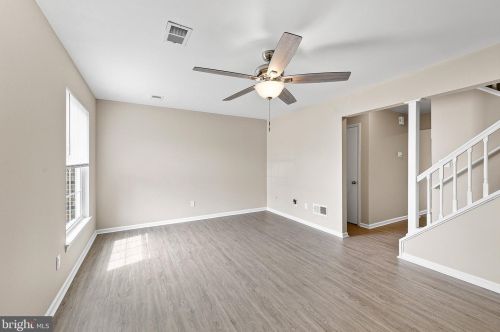 89 Village Dr, Dover, DE 19904-6533
