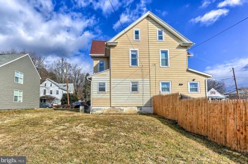 423 Market St, Highspire PA  17034-1415 exterior