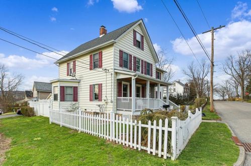 208 Henry St, Buchanan, NY 10511-1422
