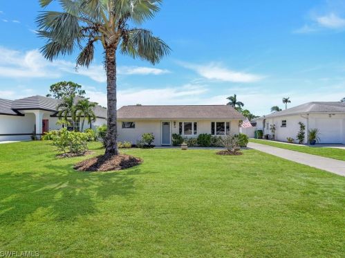 26 4th St, Bonita Springs, FL 34134-7305