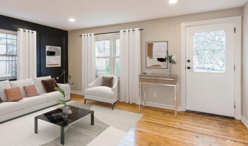 8 Frederick St, East Brunswick NJ  08816-3826 exterior