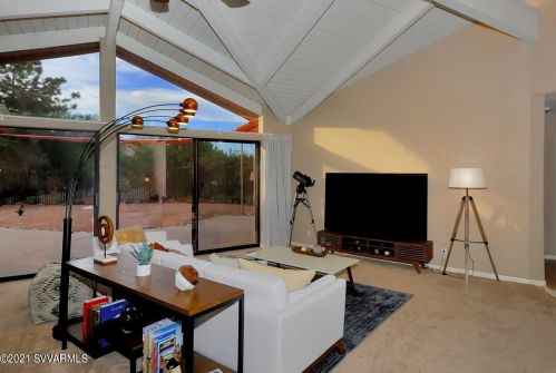 125 Quartz Dr, Sedona, AZ 86351-8949