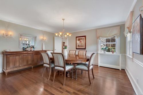 9 Elm Rd, Scarsdale, NY 10583-1409