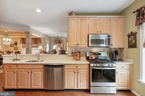 2108 Lilac Ct, Lansdale PA 19446-7614 exterior