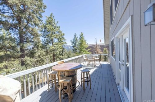 1113 Chimney Peak Rd, Big Bear City CA  92314-8871 exterior