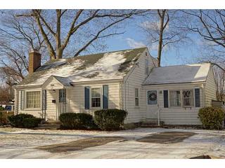 121 Gould Ave, Warwick, RI 02888-1706