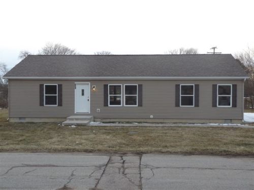 521 Morgan St, Mentone, IN 46539-9292