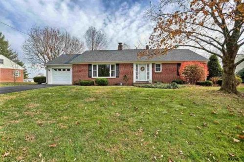 160 Knoxlyn Rd, Gettysburg, PA 17325-7413