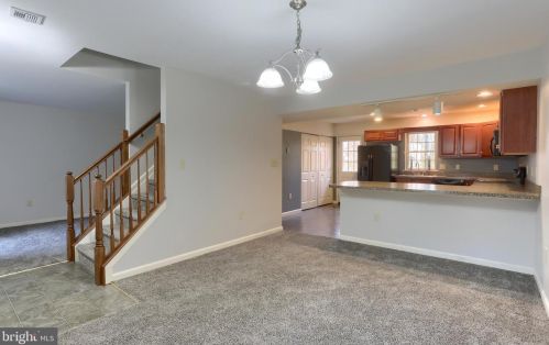 512 Woodthrush Ct, Harrisburg PA  17110-4024 exterior