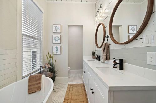 1021 Sealy St, Galveston TX 77550-3813 exterior