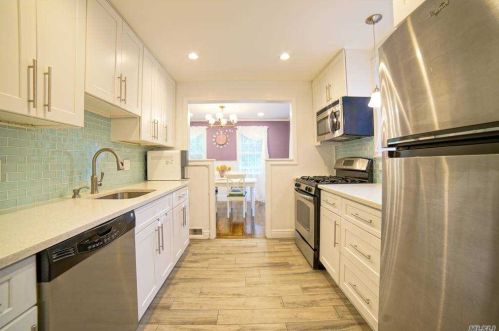 25 Ascot Rdg, Great Neck NY  11021-2900 exterior