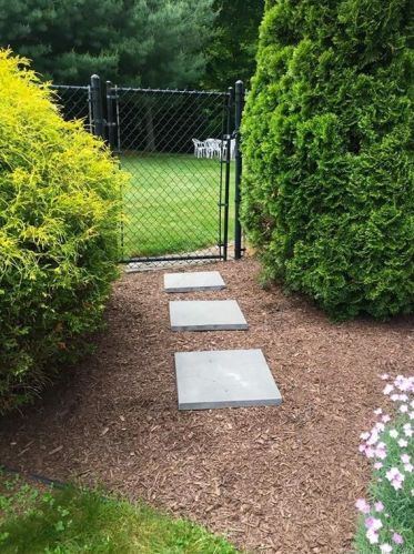 40 Sugar Hill Rd, North Haven CT  06473-4013 exterior