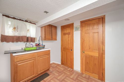 100-12 205th St, Jamaica NY  11423-2210 exterior