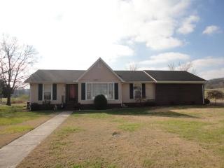 110 Mason Dr, Fayetteville, TN 37334-7209