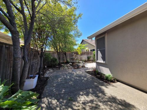 1214 Blackberry Cir, Folsom CA  95630-7652 exterior