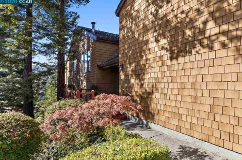24 Watchwood Ct, Orinda, CA 94563-2730