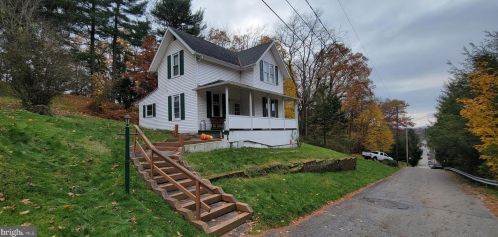700 South St, Lykens, PA 17048-1523