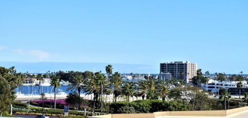 280 Cagney Ln, Newport Beach CA  92663-2661 exterior