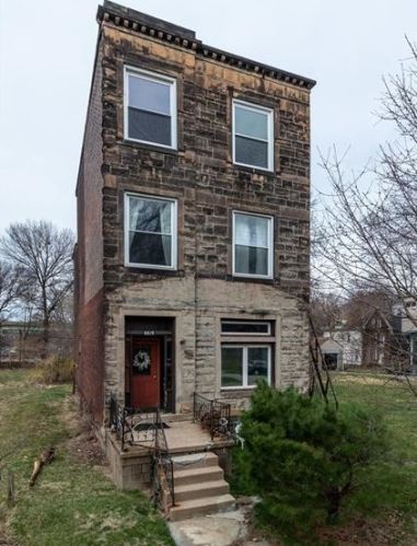 6819 Mcpherson Blvd, Pittsburgh, PA 15208-2320