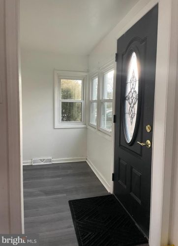 402 Division St, Riverton NJ  08077-2146 exterior