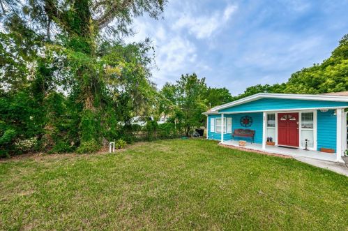 581 Dixie Hwy, Tarpon Springs FL  34689-5718 exterior