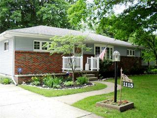 1115 Clark St, Holland, OH 43528-8766