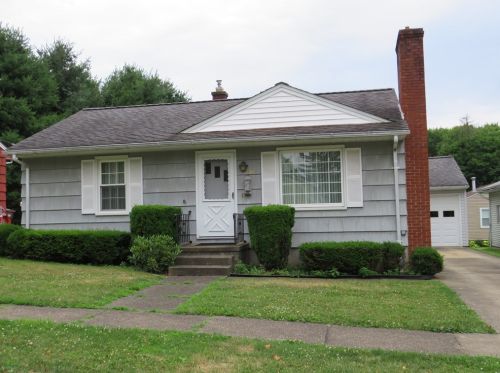 710 Cedar Ave, Grove City, PA 16127-1406