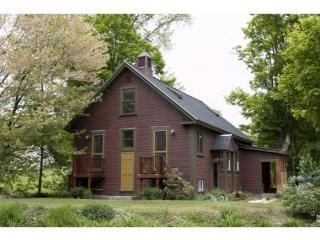 5 Freeman Colby Rd, Henniker, NH 03242-3010