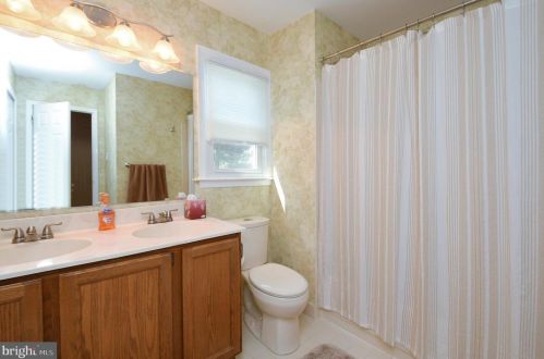 122 Claremont Dr, Lansdale PA 19446-6361 exterior