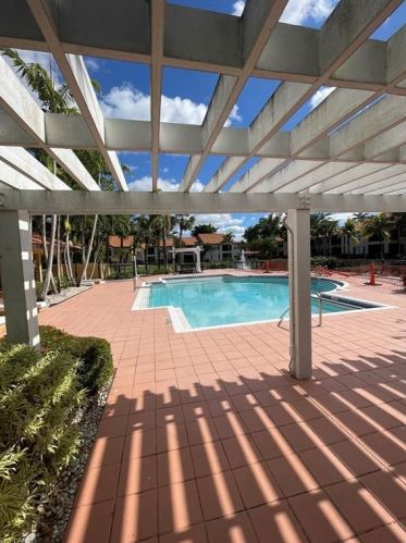 2166 Arbour Walk Cir, Naples, FL 34109-6852