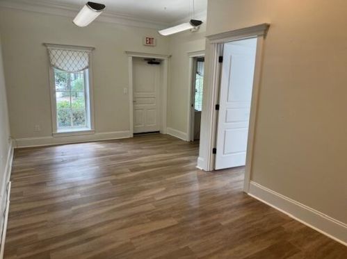 148 Miracle Strip Pkwy, Fort Walton Beach, FL 32548-2827