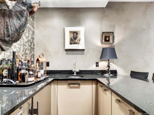 514 Cook St, Denver CO 80205-3735 exterior