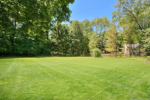 30 Weed St, New Canaan, CT 06840-6111