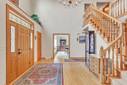 6912 Lantern Ln, Thiensville, WI 53092-1575