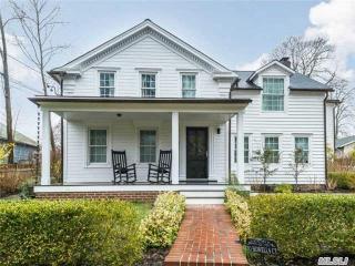 30 Howells Ct, Bay Port, NY 11705-1811