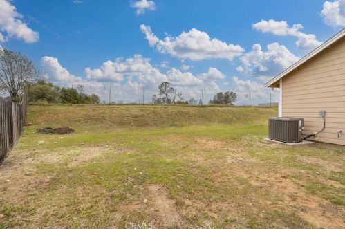 61 La Cresenta Dr, Oroville CA  95965-3510 exterior