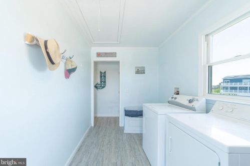 107 Sandpiper Dr, Slaughter Beach DE  19963-4923 exterior