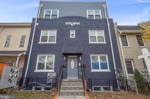 1111 Holbrook Ter, Washington DC 20002-2704 exterior