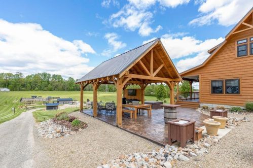 17978 Nashport Rd, Nashport OH  43830-4601 exterior