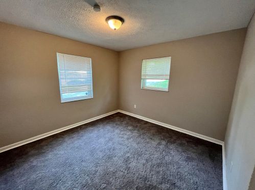 24 Beverly Pl, Florence KY  41042-1702 exterior