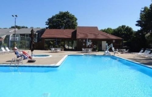 50 Silver Hill Ln, Natick MA  01760-3742 exterior