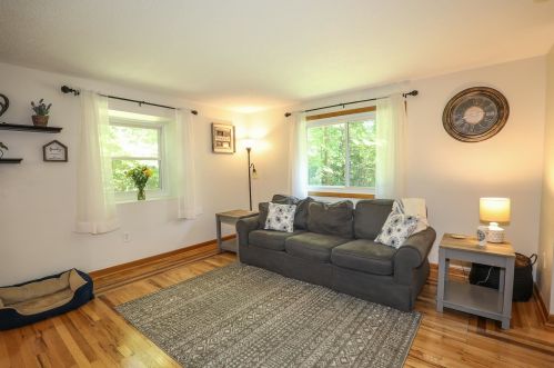 44 Scenic Dr, Derry, NH 03038-3921
