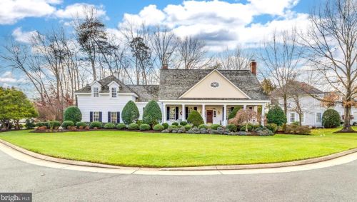 8052 Crooked Oaks Ct, Gainesville, VA 20155-2813